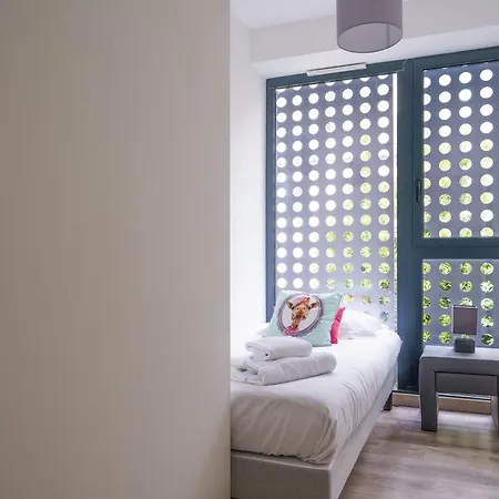 Holiday home Maison D'architecte Centre Jardin, Climatisation, Parking 5 P *